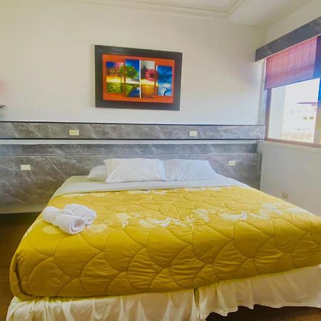 Hotel Los Algarrobos ปูแอร์โต บาเกริโซ โมเรโน ภายนอก รูปภาพ