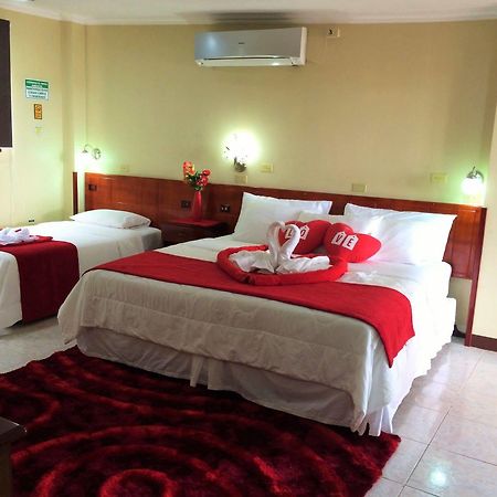 Hotel Los Algarrobos ปูแอร์โต บาเกริโซ โมเรโน ภายนอก รูปภาพ