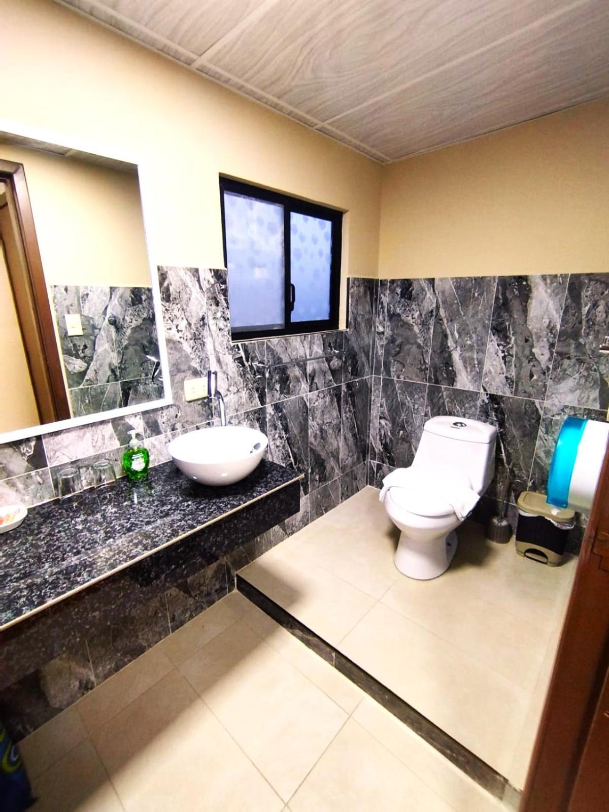 Hotel Los Algarrobos ปูแอร์โต บาเกริโซ โมเรโน ภายนอก รูปภาพ