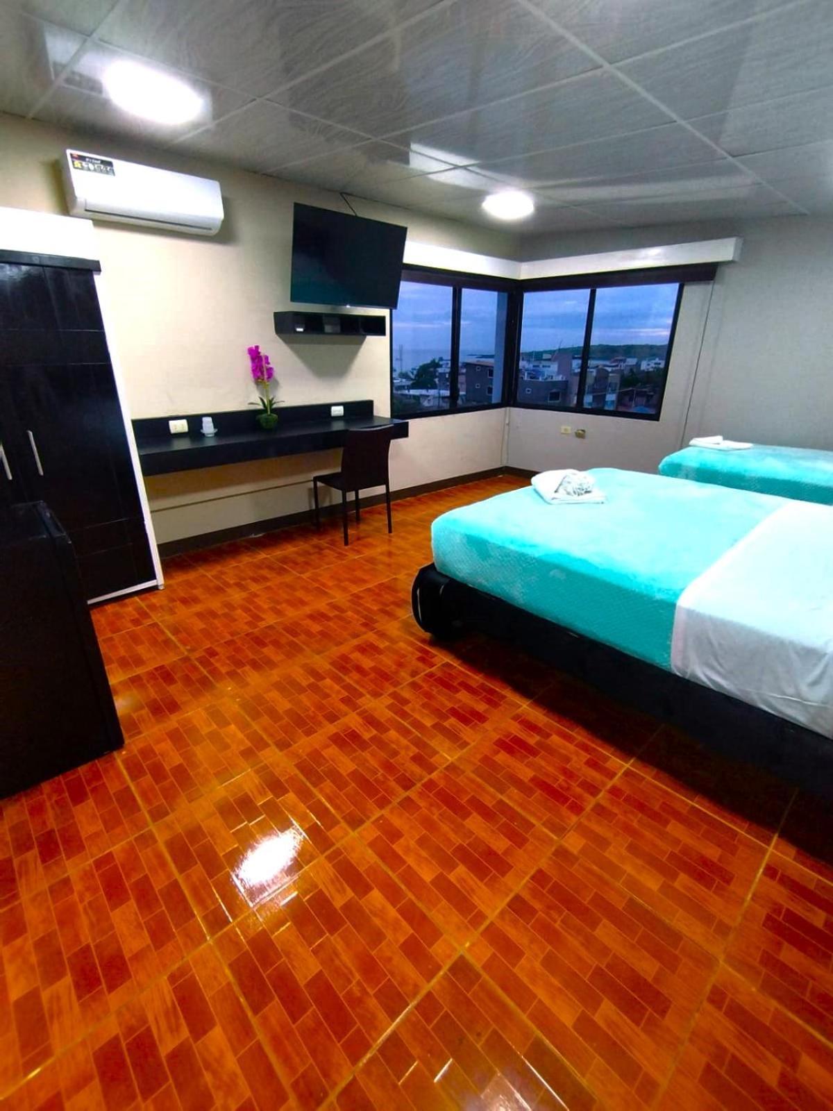 Hotel Los Algarrobos ปูแอร์โต บาเกริโซ โมเรโน ภายนอก รูปภาพ