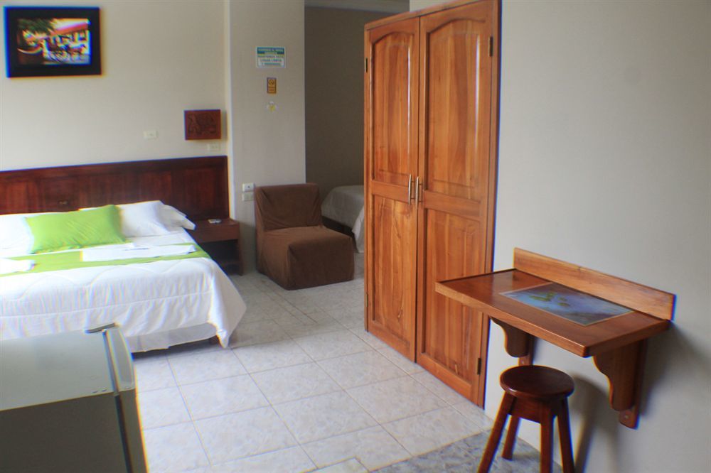 Hotel Los Algarrobos ปูแอร์โต บาเกริโซ โมเรโน ภายนอก รูปภาพ