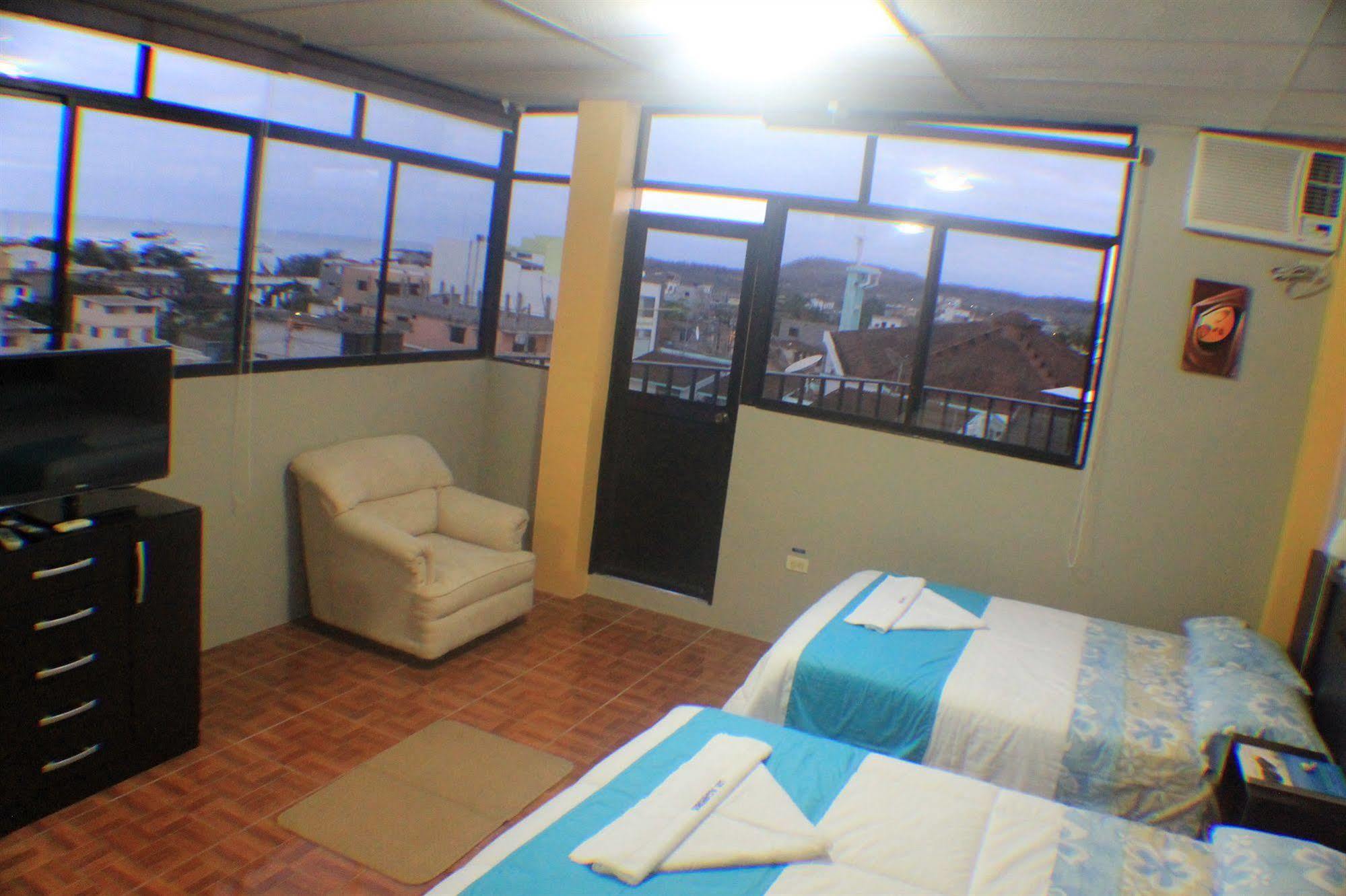 Hotel Los Algarrobos ปูแอร์โต บาเกริโซ โมเรโน ภายนอก รูปภาพ