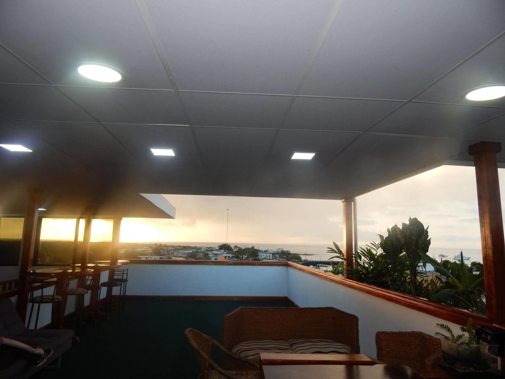 Hotel Los Algarrobos ปูแอร์โต บาเกริโซ โมเรโน ภายนอก รูปภาพ
